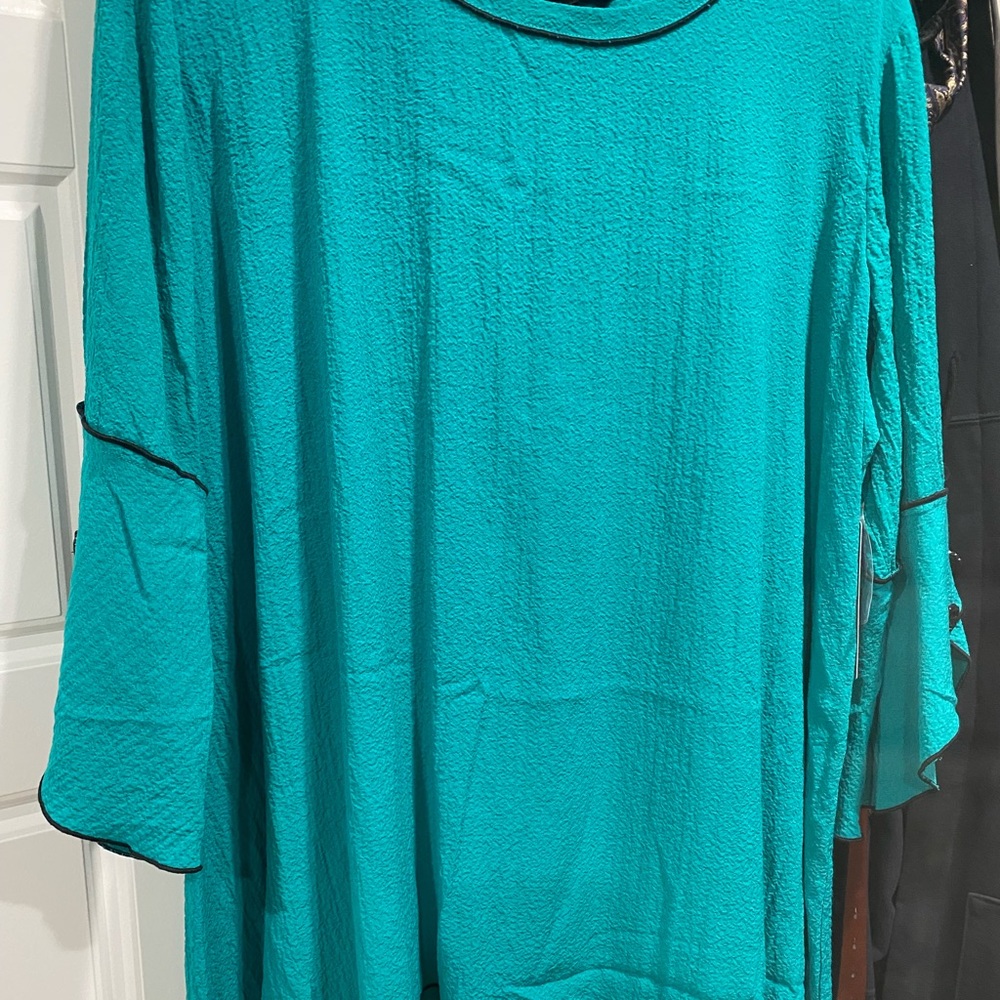 Ali Miles top